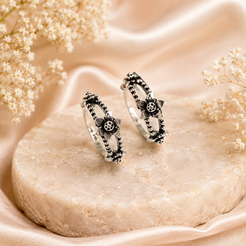 Oxidised Flower Silver Toe Ring