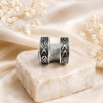 Oxidised leaf Toe Ring