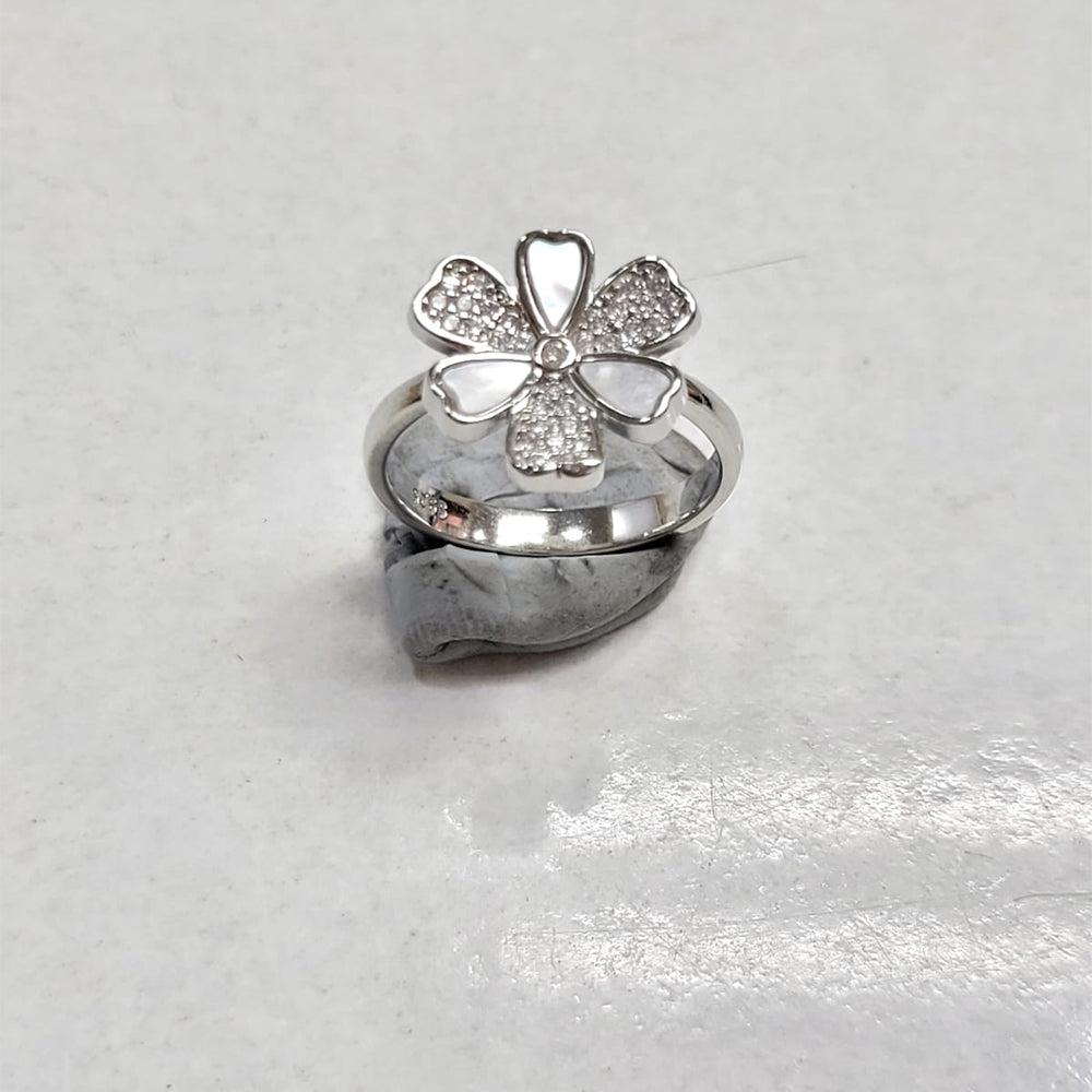 925 Silvert Zircon Ring